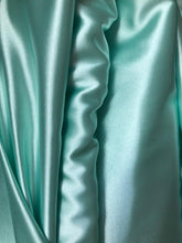 Load image into Gallery viewer, Vestido corto de seda