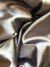 Load image into Gallery viewer, Vestido corto de seda