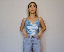 Load image into Gallery viewer, Top Clasico en Seda con botones forrados