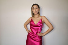 Load image into Gallery viewer, Vestido clásico de seda