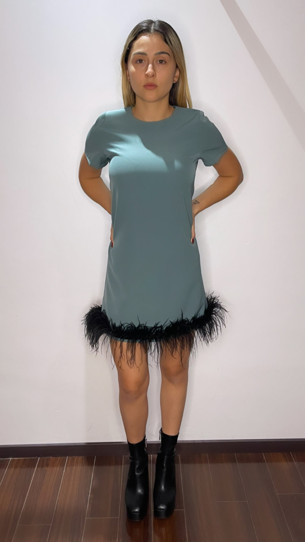 Vestido plumas premium